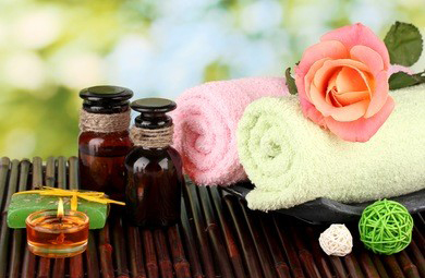 女子按摩SPA可以释放自己并唤醒肌肤